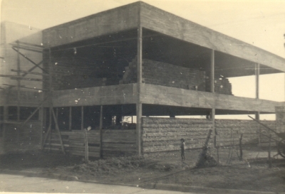 Construcción de la Escuela 10