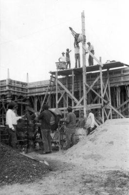 Construcción de la Escuela 4