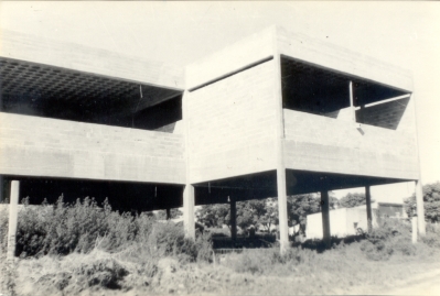 Construcción de la Escuela 7