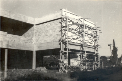 Construcción de la Escuela 8